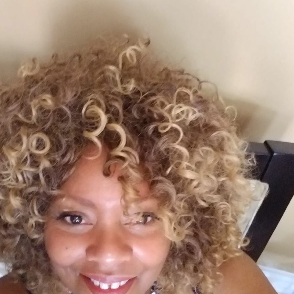 Meet your Posher, Linda